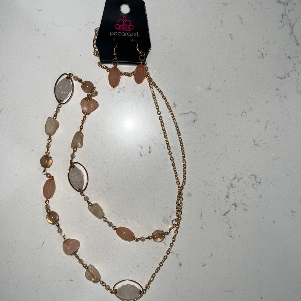 ❤️ 5 for $20 / Paparazzi necklace and earrings set